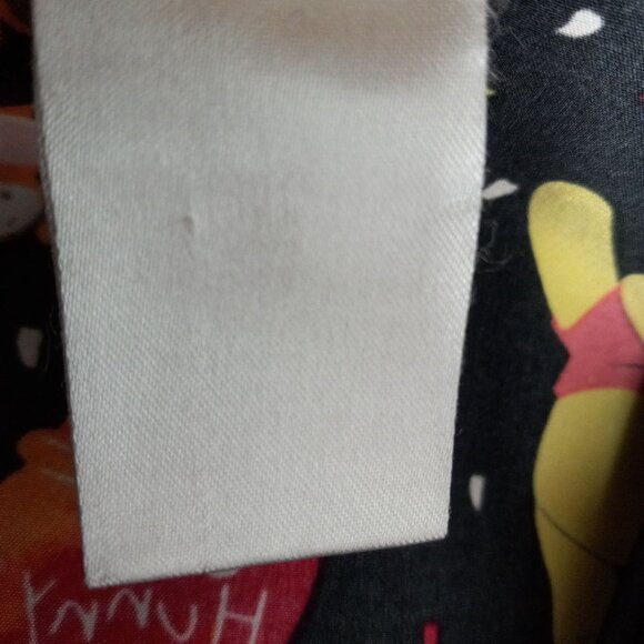 Disney Size M Womens Scrubs Scrub Top Winnie The Pooh Tigger Hunny Pot - Picture 9 of 9